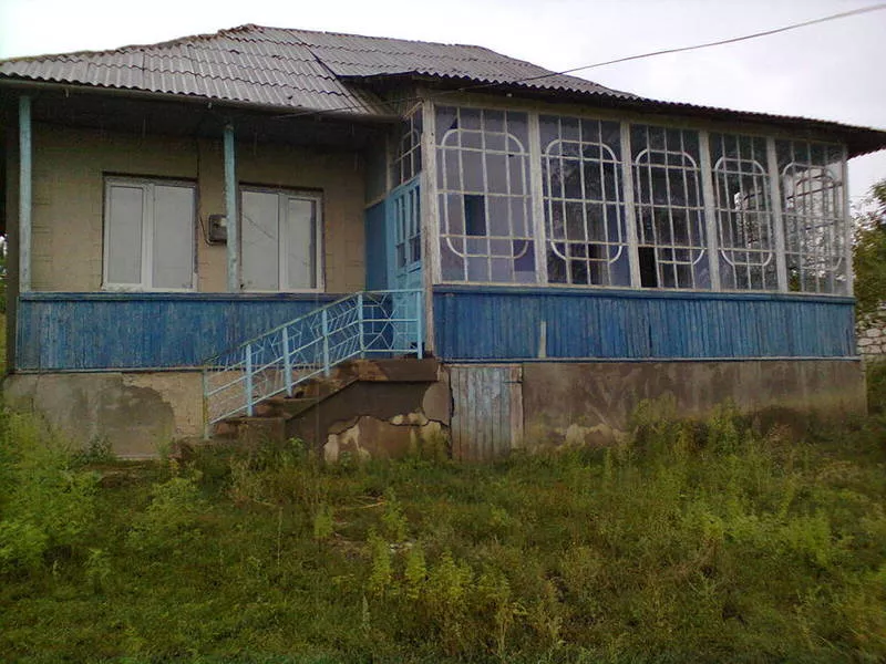 Se vinde casa in raionul ialoveni satul Moleshti